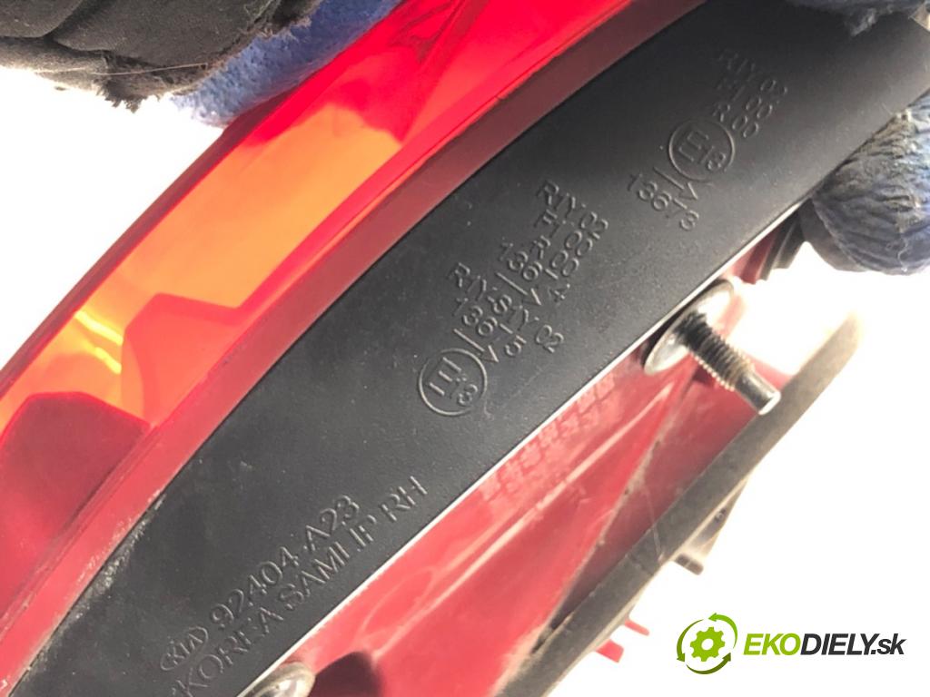 KIA CEED Kombi 2016 100 kW 1.6 CRDi 136 1582 Svetlo zad pravá vnútorná 92404-A23 (Kľučka dverí ostatné)