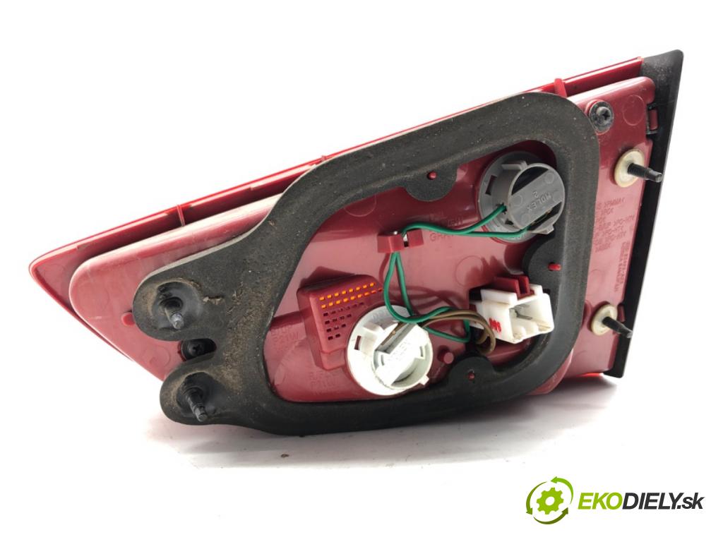 KIA CEED Kombi 2016 100 kW 1.6 CRDi 136 1582 Svetlo zad ľavá strana vnútorná 92403-A23 (Kľučka dverí ostatné)