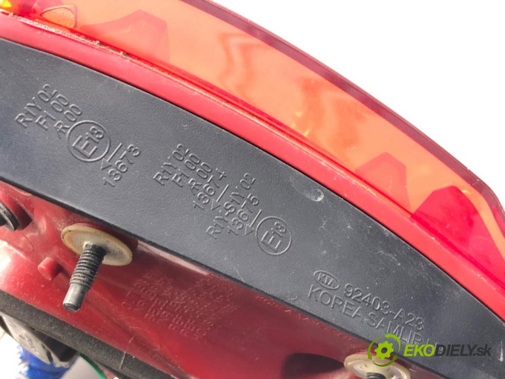 KIA CEED Kombi 2016 100 kW 1.6 CRDi 136 1582 Svetlo zad ľavá strana vnútorná 92403-A23 (Kľučka dverí ostatné)