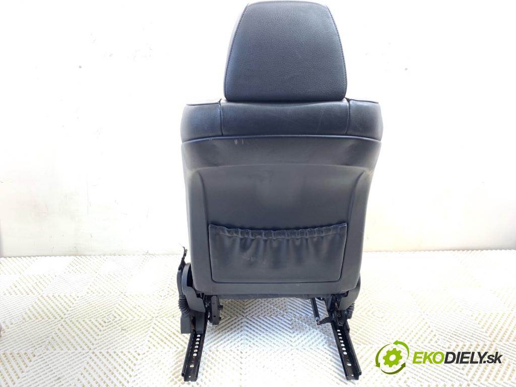BMW E61 Kombi 2006 110 kW 520 d 1995 Sedadlo ľavy predný