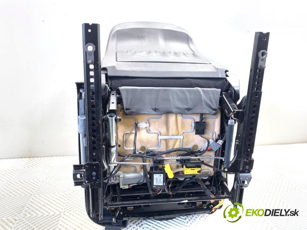 BMW E61 Kombi 2006 110 kW 520 d 1995 Sedadlo ľavy predný