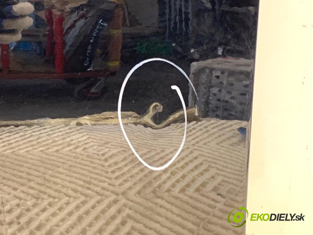 BMW E61 Kombi 2006 110 kW 520 d 1995 Dvere ľavy predný 668