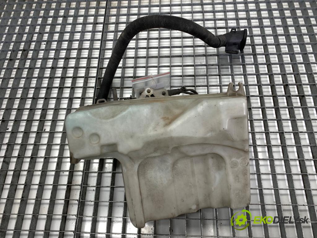 BMW E61 Kombi 2006 120 kW 520 d 1995 nádržka ostřikovačů 7179451