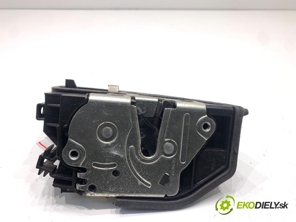 BMW E61 Kombi 2006 120 kW 520 d 1995 zámok dveře pravý přední část 7167074