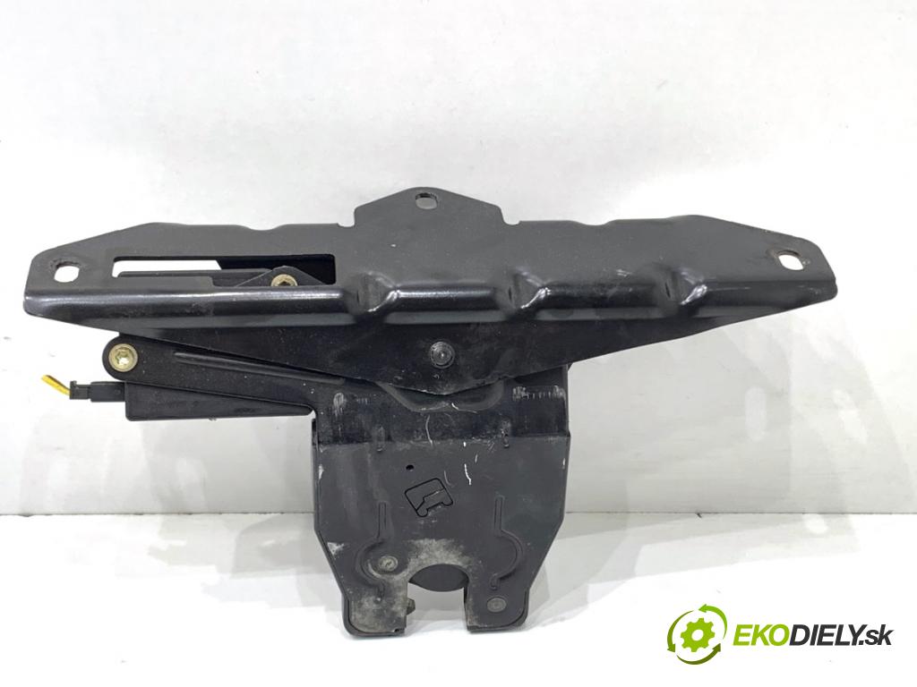 BMW E61 Kombi 2006 120 kW 520 d 1995 zámok dverí zad 7071594