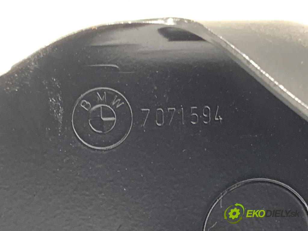 BMW E61 Kombi 2006 120 kW 520 d 1995 zámok dverí zad 7071594