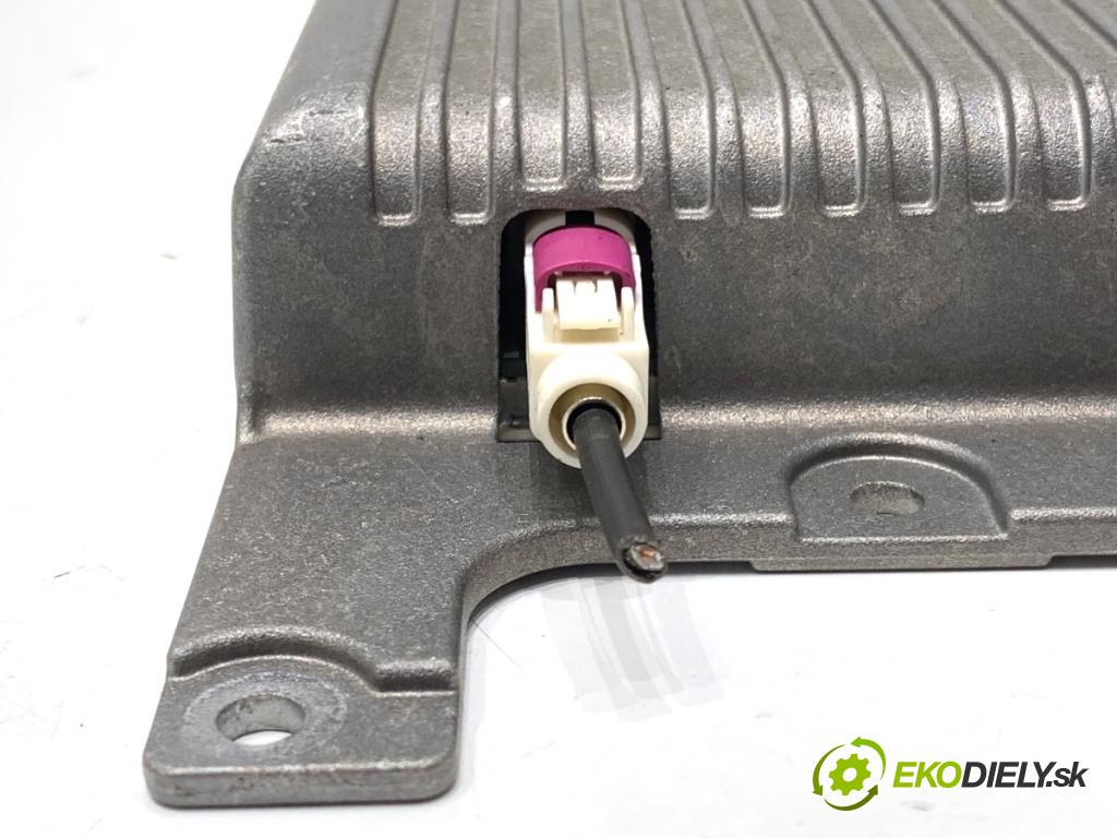 BMW E61 Kombi 2006 120 kW 520 d 1995 Zosilňovač Antenní: DIVERSITY 9132539