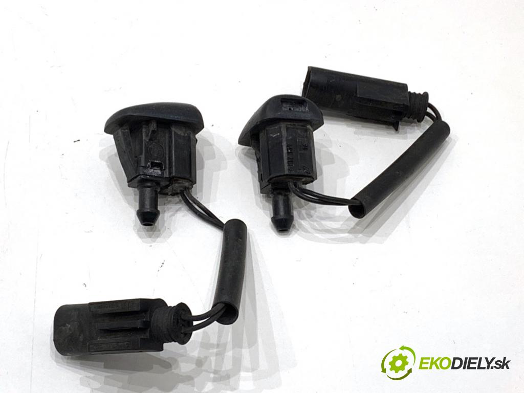 BMW E61 Kombi 2006 120 kW 520 d 1995 ostřikovače ostřikovačů 7132969