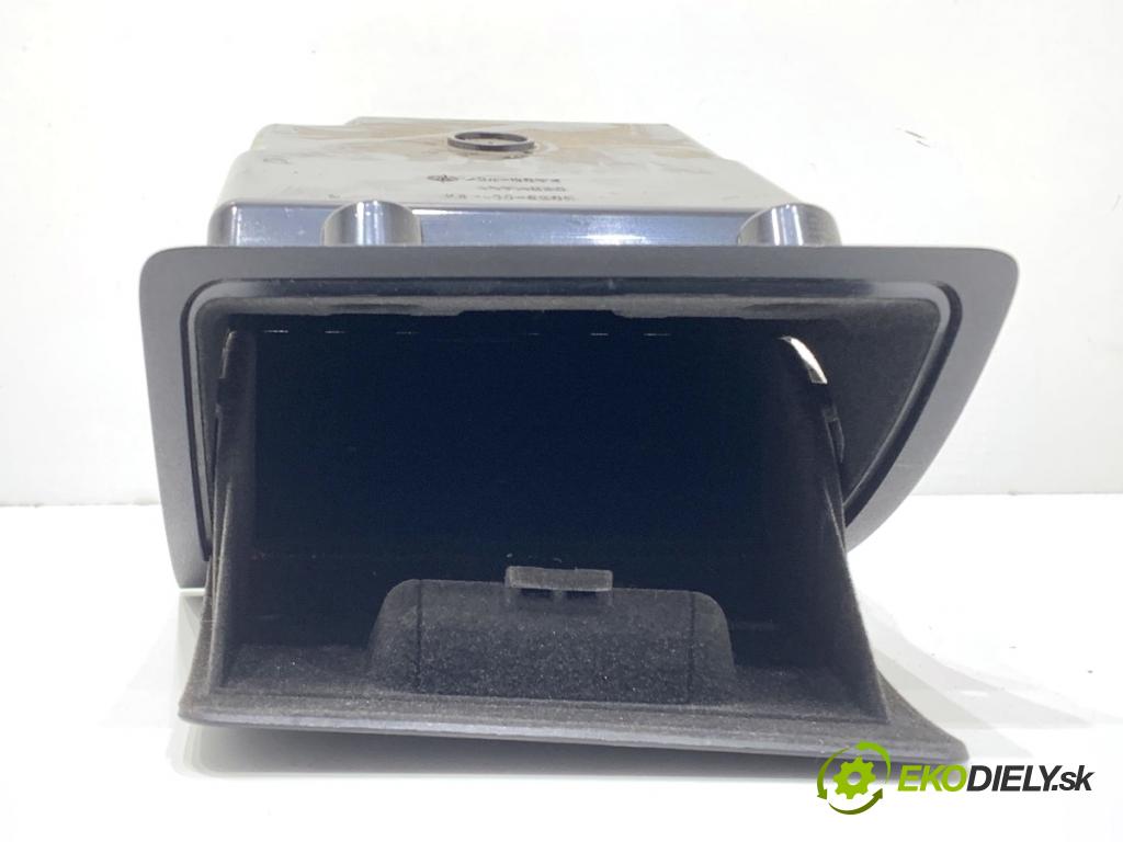 BMW E61 Kombi 2006 120 kW 520 d 1995 Priehradka, kastlík volantu