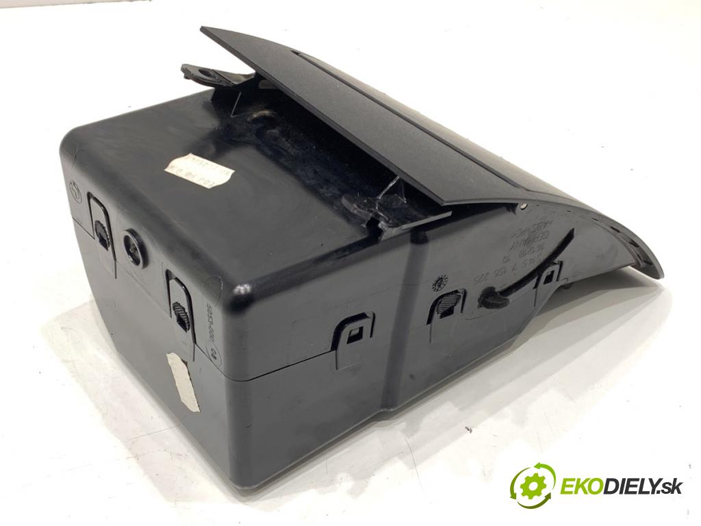 BMW E61 Kombi 2006 120 kW 520 d 1995 Priehradka, kastlík volantu