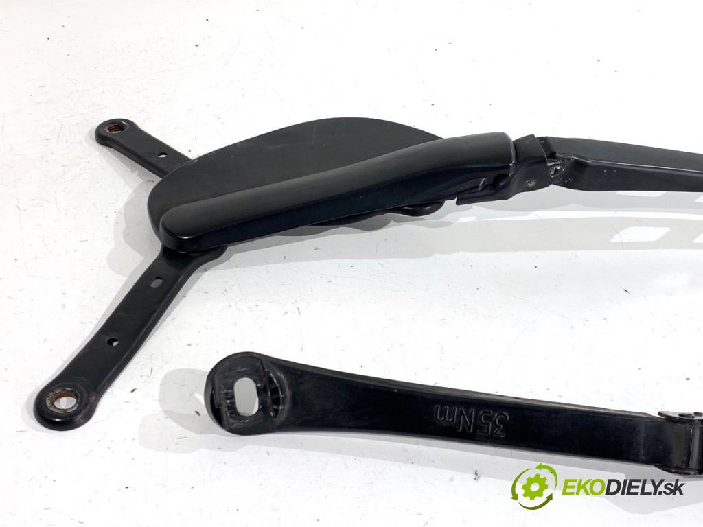 BMW E61 Kombi 2006 120 kW 520 d 1995 Rameno stierače predný 7035103