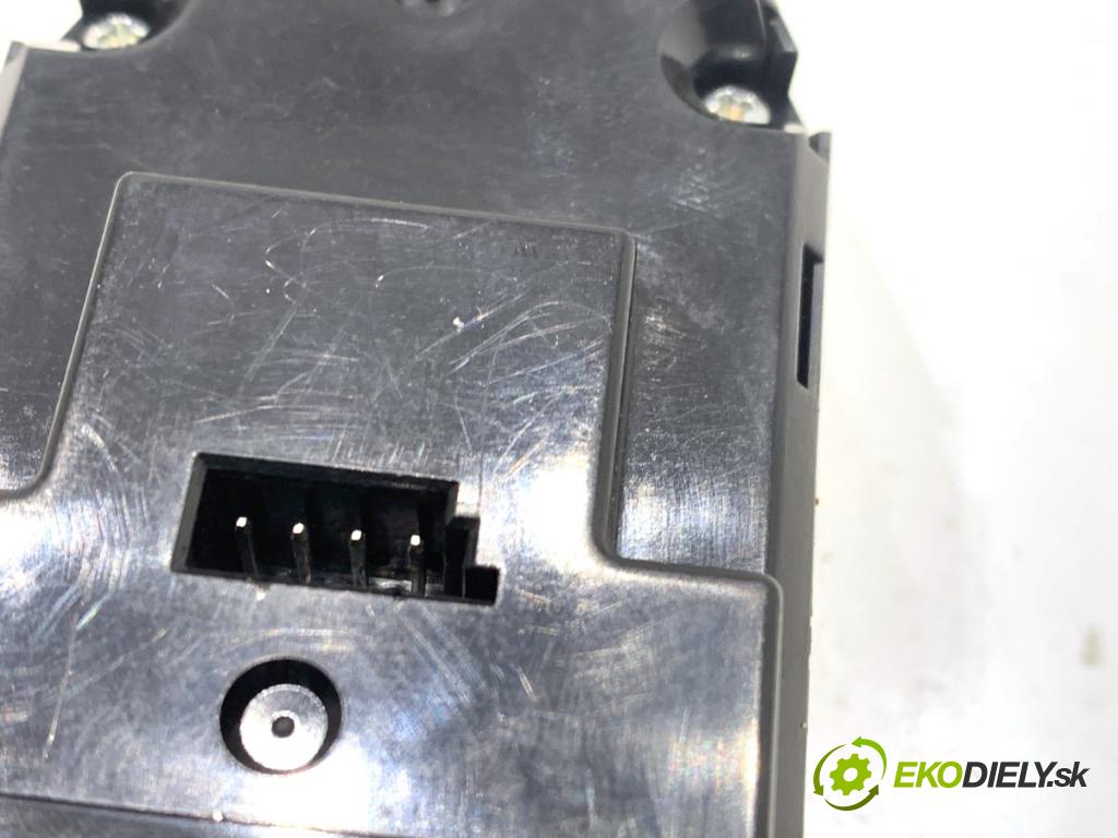 BMW E61 Kombi 2006 120 kW 520 d 1995 přepínač oken 6951904 (Páčky pod volantem)