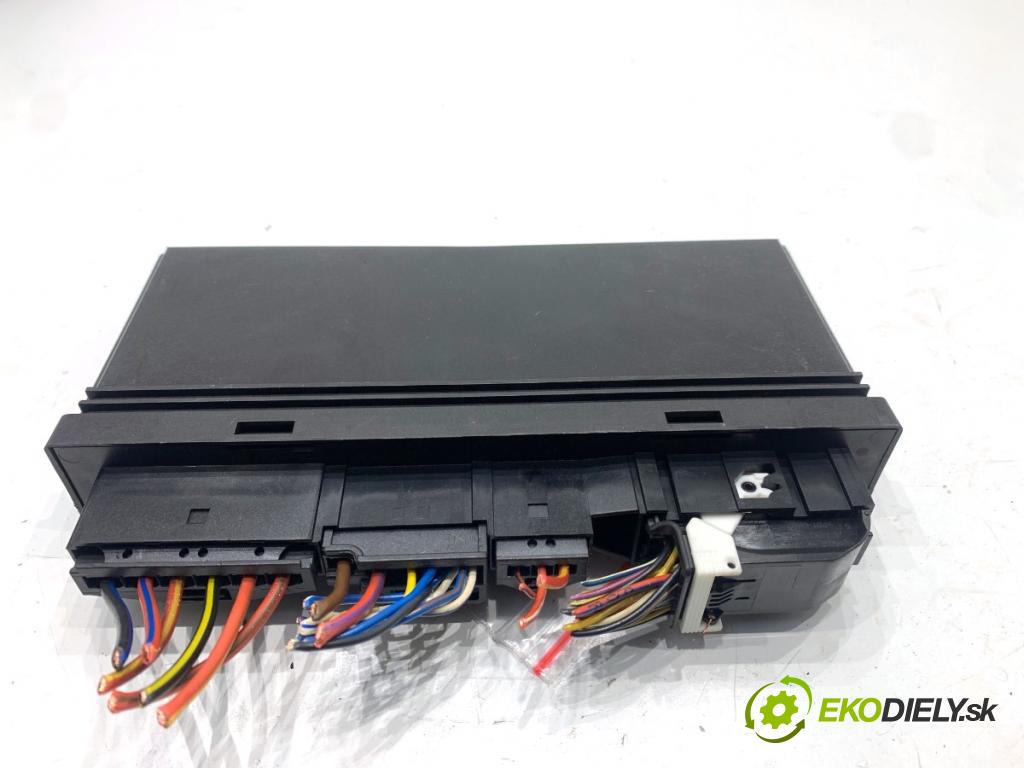 BMW E61 Kombi 2006 120 kW 520 d 1995 modul komfortu 9136040 (Komfortní modul)