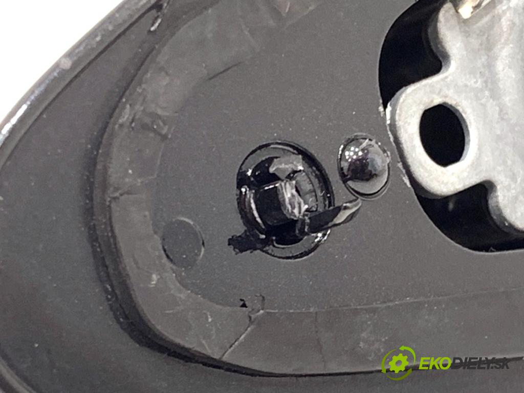 BMW E61 Kombi 2006 120 kW 520 d 1995 ANTENA 6957344