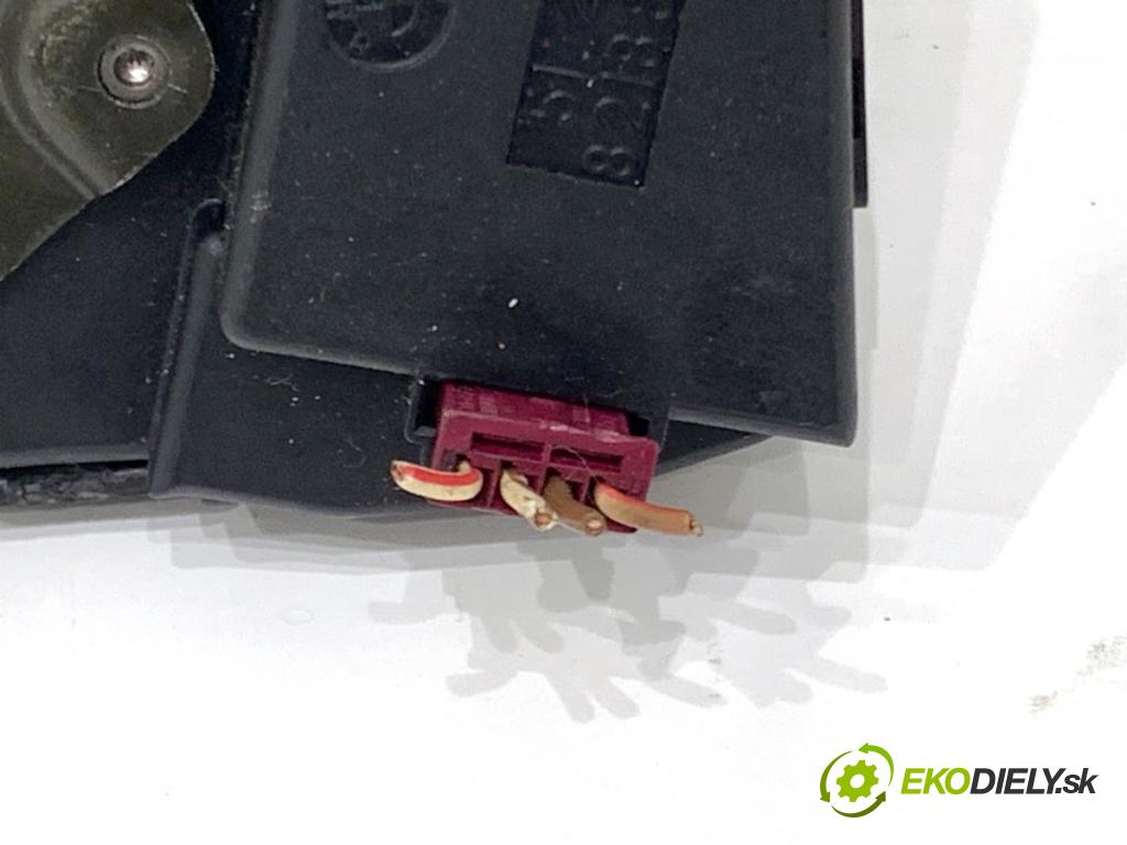 BMW E61 Kombi 2006 120 kW 520 d 1995 zámok dverí zad 8218849