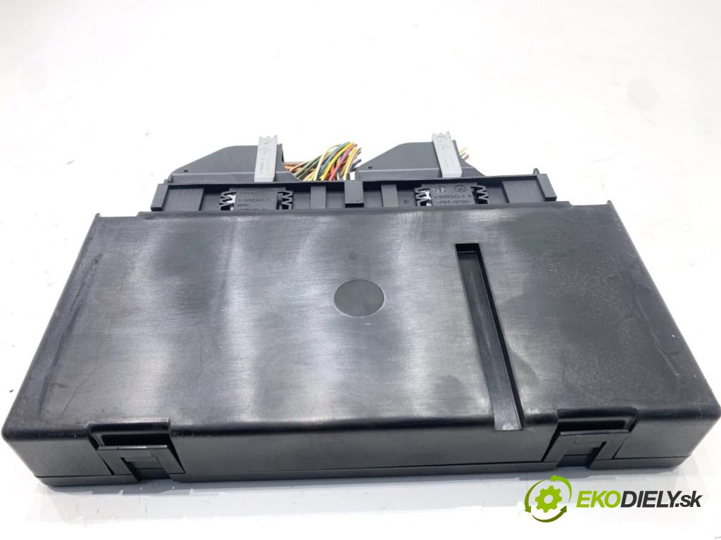 BMW E61 Kombi 2006 120 kW 520 d 1995 modul komfortu 9133144 (Komfortní modul)