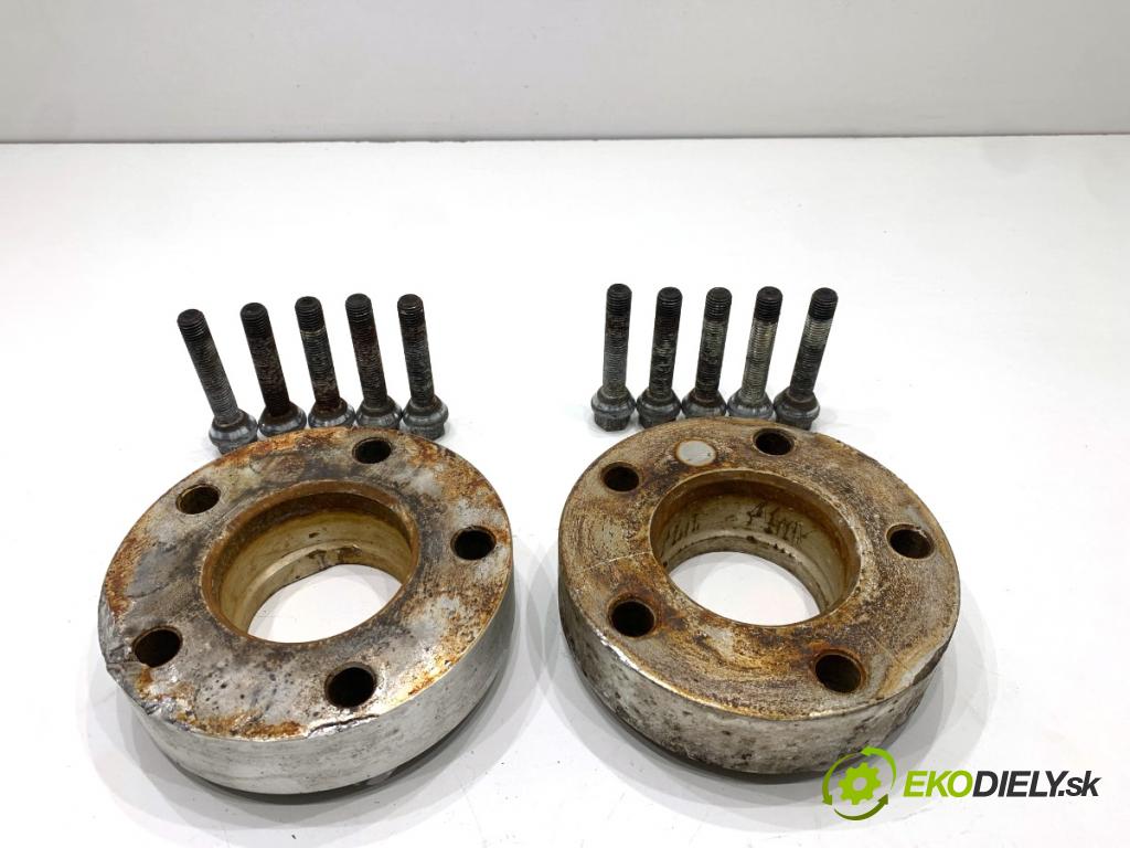 BMW E61 Kombi 2006 120 kW 520 d 1995 dištančné do KOLA: 5X120 35MM: