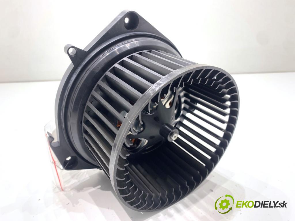 AUDI Q4 SUV 2023 150 kW 40 e-tron  ventilátor kúrenia 1EA820021A