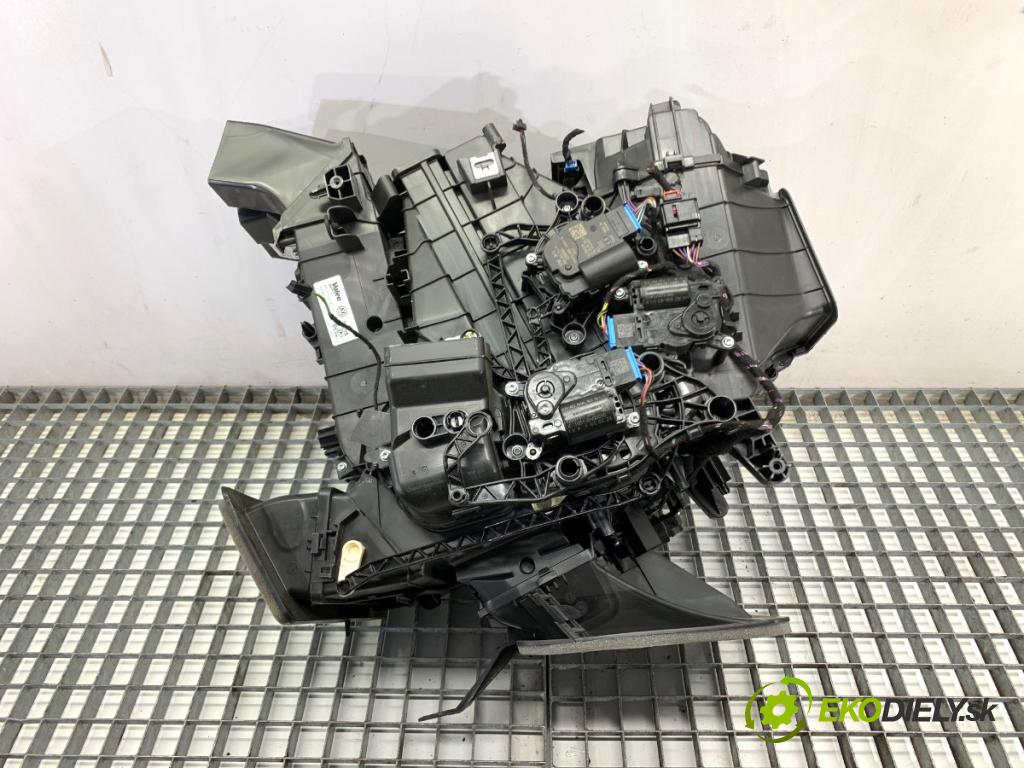 AUDI Q4 SUV 2023 150 kW 40 e-tron  Výhrevné teleso, radiátor kúrenia KOMBAJN 1EA820351BP