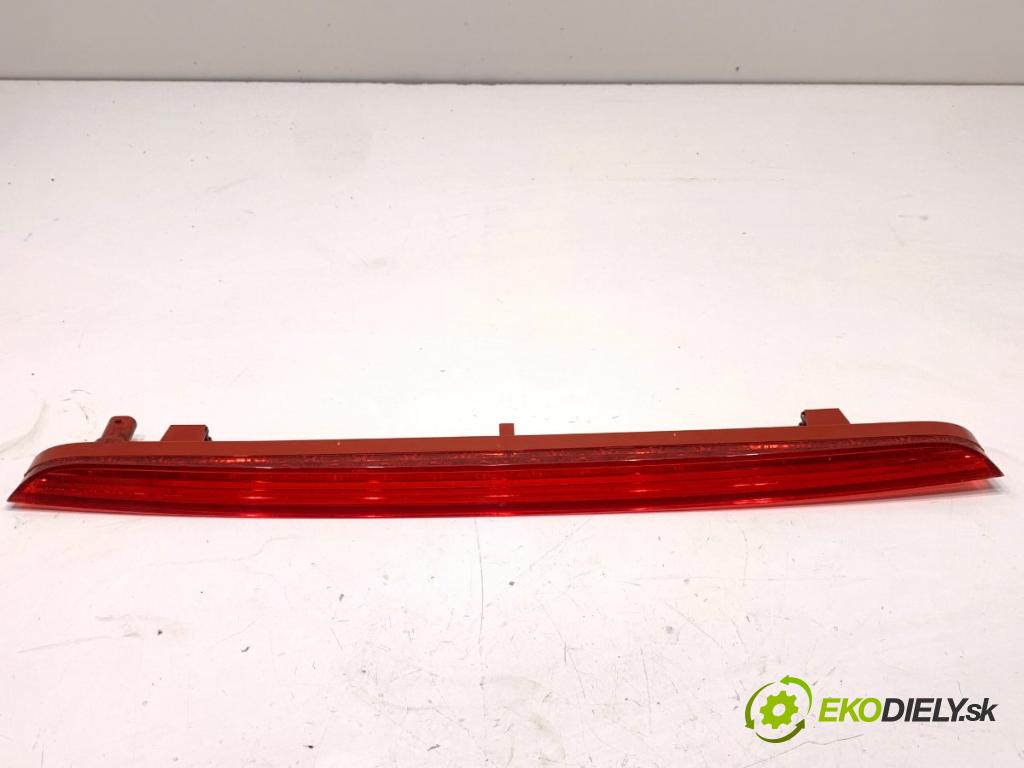 AUDI Q4 SUV 2023 150 kW 40 e-tron  Svetlo brzdových svetiel 8V0945097D