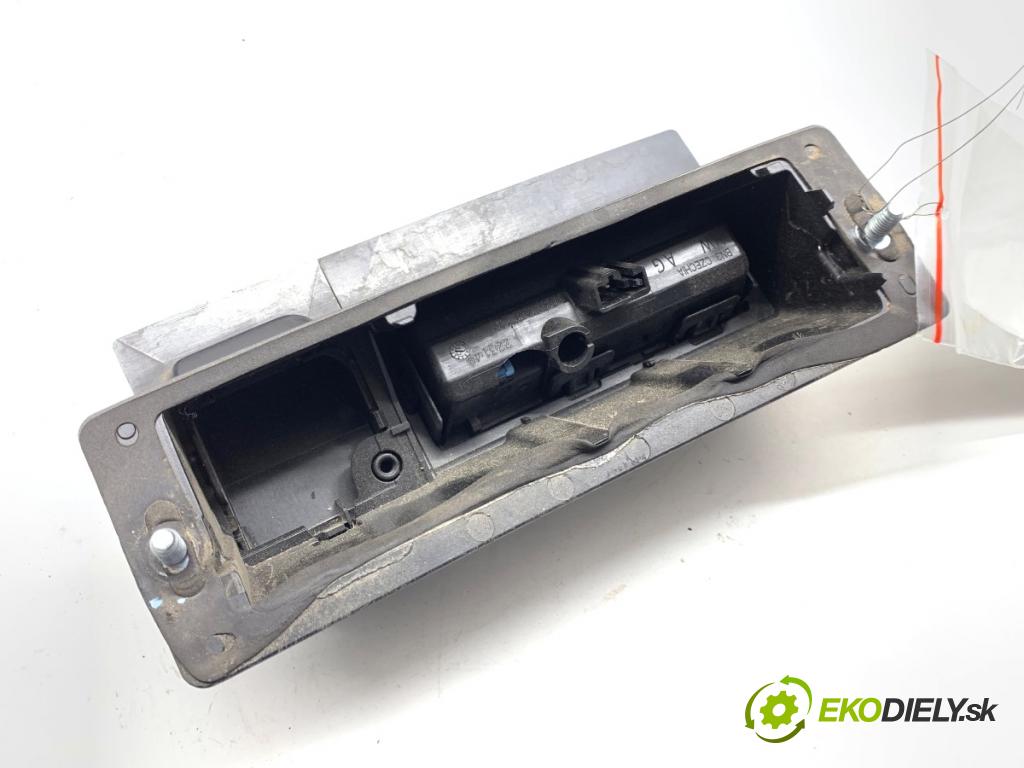 AUDI Q4 SUV 2023 150 kW 40 e-tron Kľučka dverí zad 6V0827566