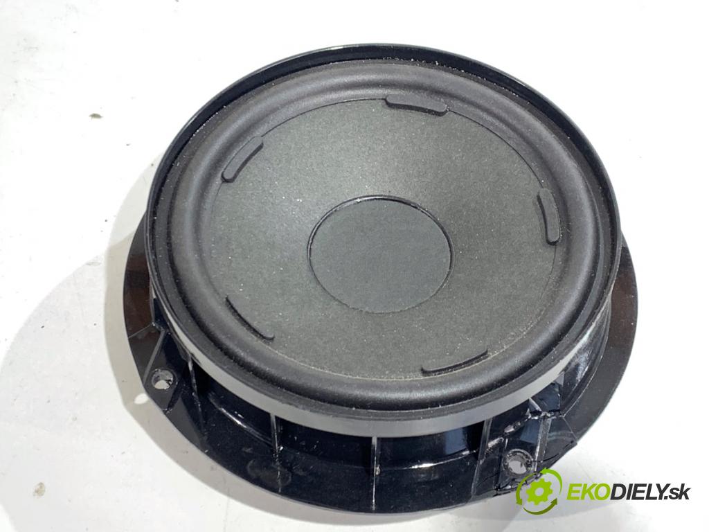 AUDI Q4 SUV 2023 150 kW 40 e-tron  reproduktory 11A035453E 11A035710