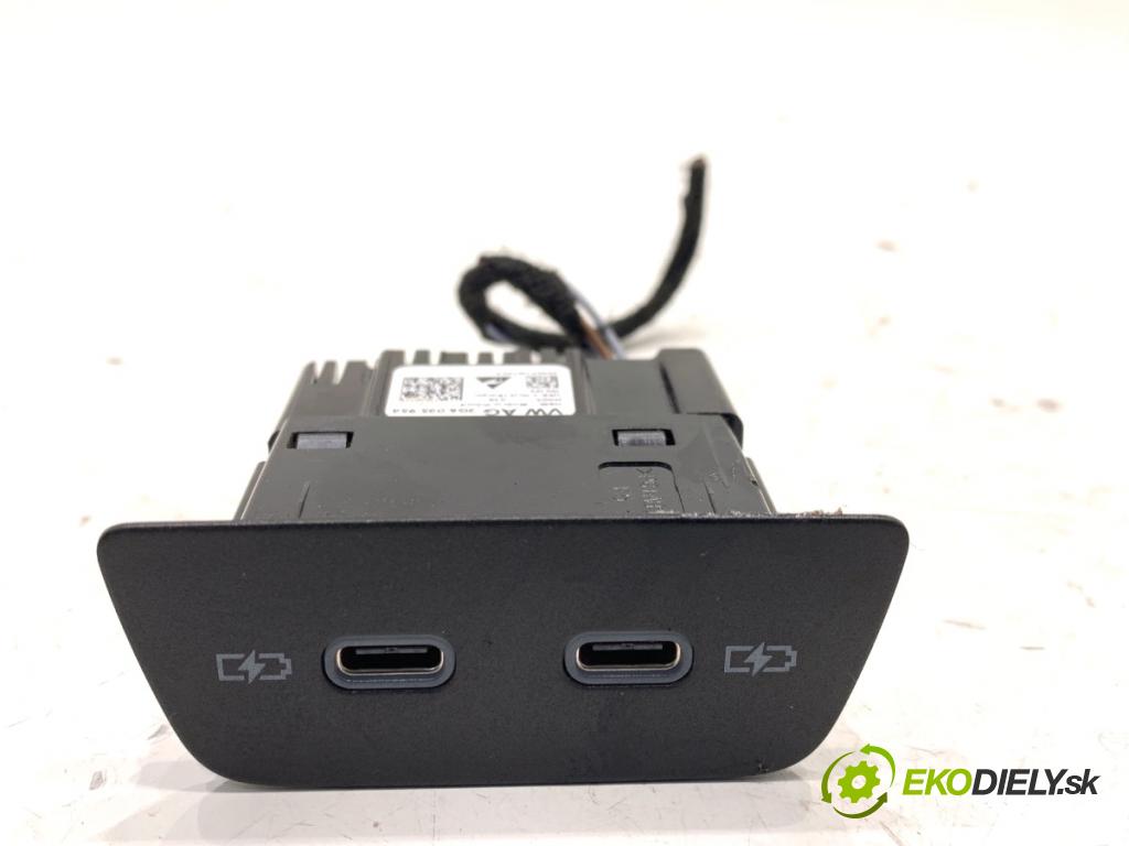 AUDI Q4 SUV 2023 150 kW 40 e-tron  HNÍZDO: USB 2G6035954