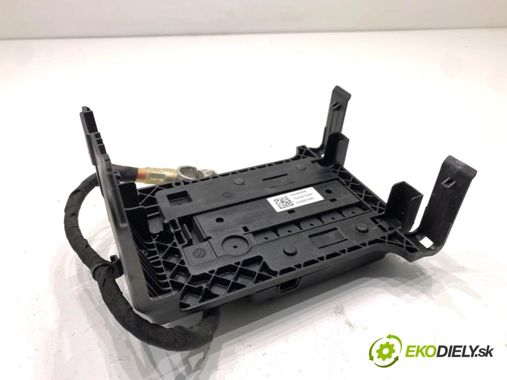 AUDI Q4 SUV 2023 150 kW 40 e-tron svorka plus 1EA937548A