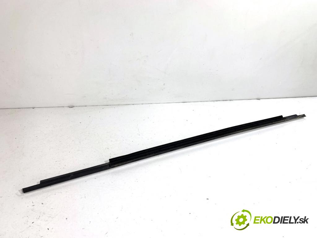 AUDI Q4 SUV 2023 150 kW 40 e-tron  lišta Sbírání: zadní část pravý 89A839475