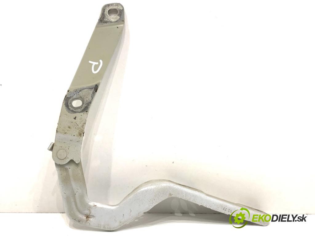 AUDI Q4 SUV 2023 150 kW 40 e-tron  závěs kapoty pravý přední část 89A823302