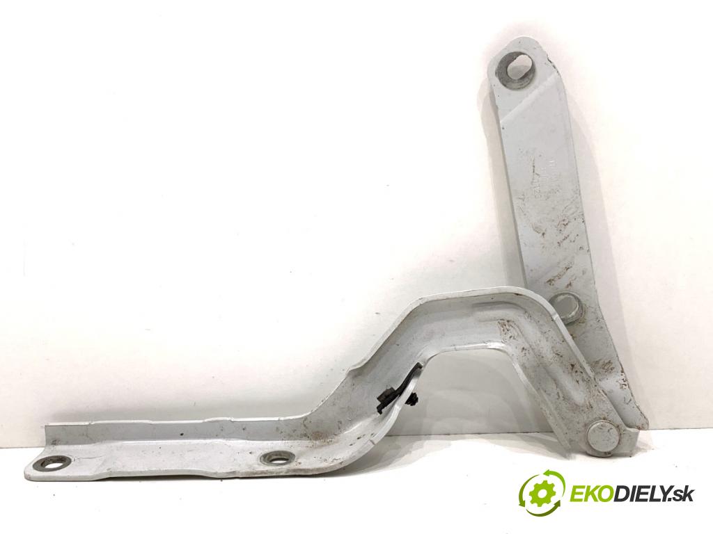 AUDI Q4 SUV 2023 150 kW 40 e-tron  závěs kapoty levý přední část 89A823301