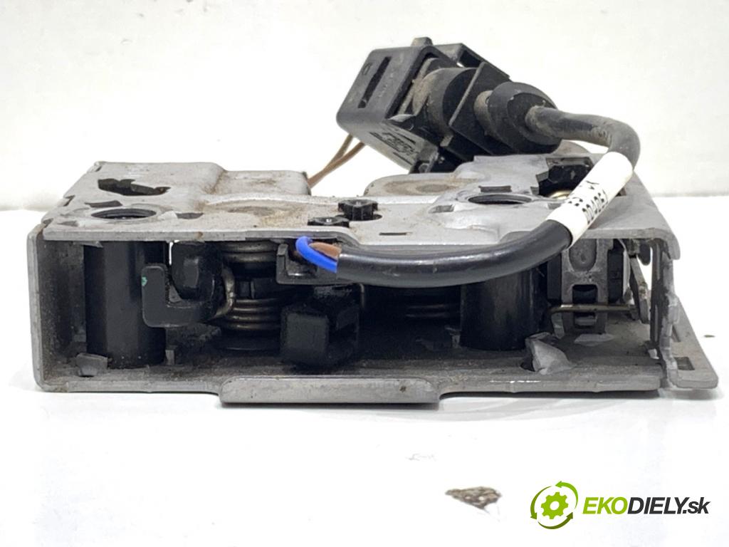 AUDI Q4 SUV 2023 150 kW 40 e-tron  zámok kapoty levý 89A823509A