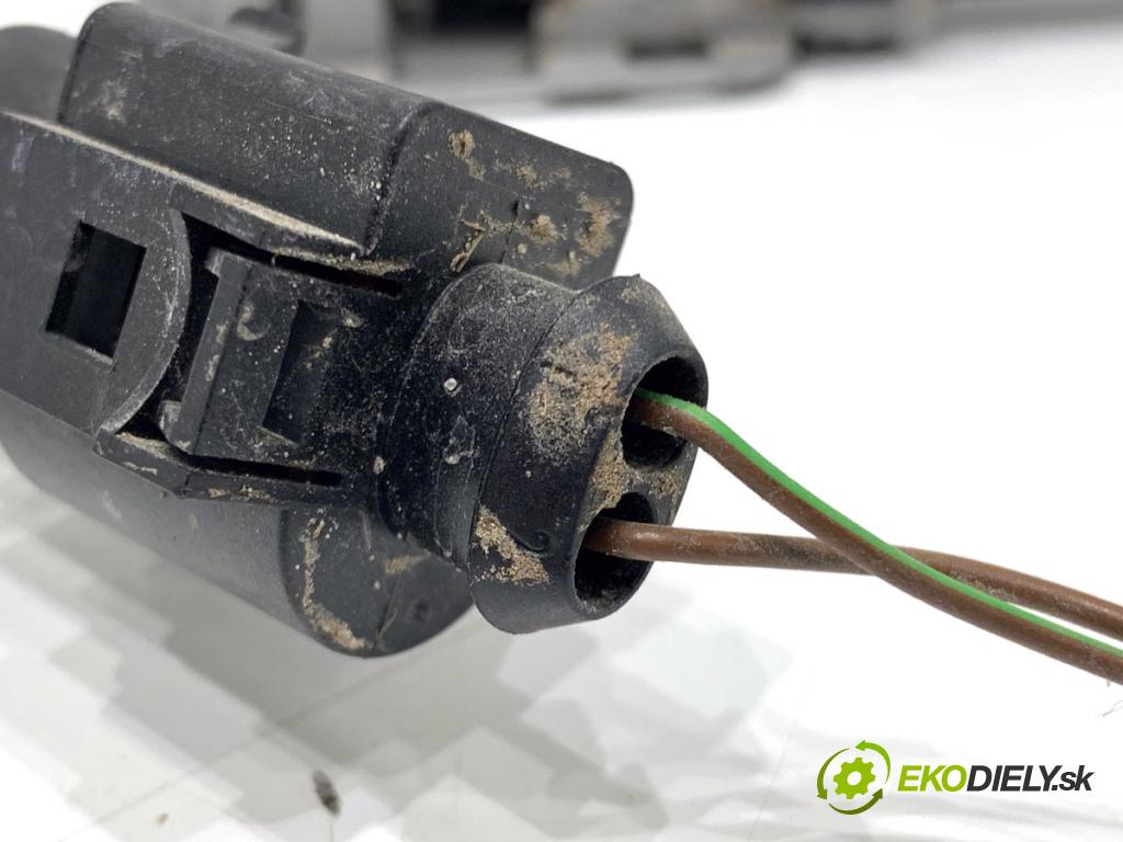 AUDI Q4 SUV 2023 150 kW 40 e-tron  zámok kapoty levý 89A823509A