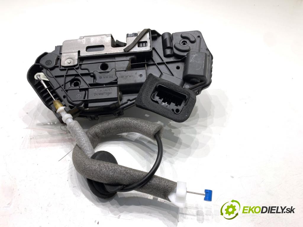 AUDI Q4 SUV 2023 150 kW 40 e-tron zámok Dvere ľavy zad 5TA839015T