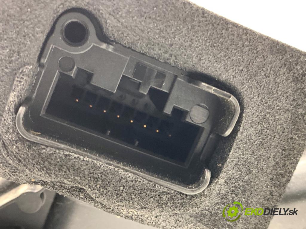 AUDI Q4 SUV 2023 150 kW 40 e-tron zámok Dvere ľavy zad 5TA839015T