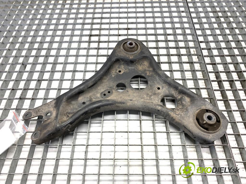 AUDI Q4 SUV 2023 150 kW 40 e-tron  rameno pravý přední část 1EA407152A