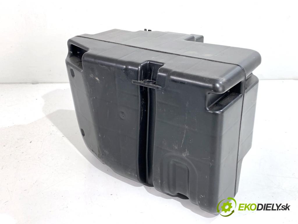 AUDI Q4 SUV 2023 150 kW 40 e-tron  subwoofer 11A035621C (Audio zařízení)