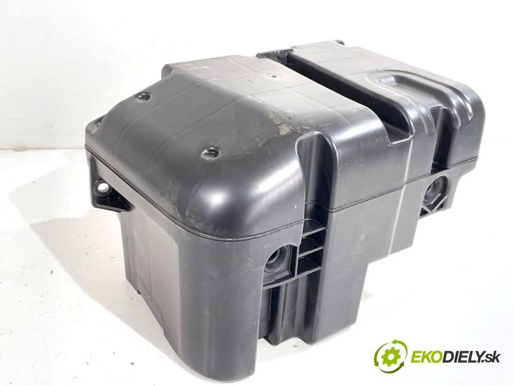 AUDI Q4 SUV 2023 150 kW 40 e-tron  subwoofer 11A035621C (Audio zařízení)