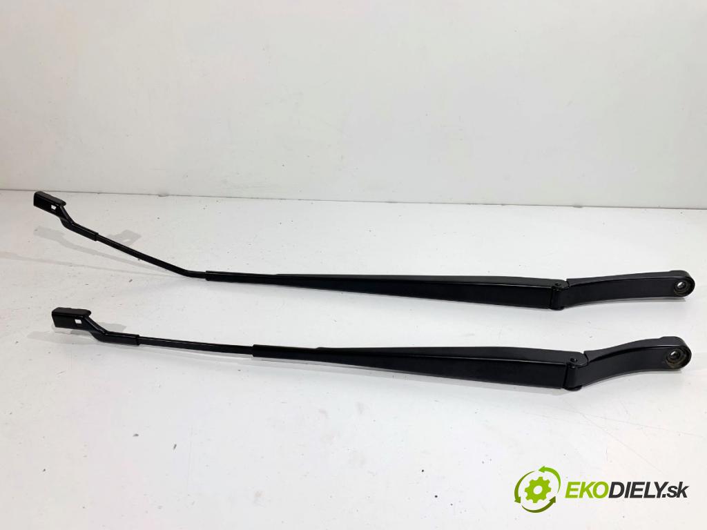 AUDI Q4 SUV 2023 150 kW 40 e-tron  Rameno stierače predný 11B955409 11B955410