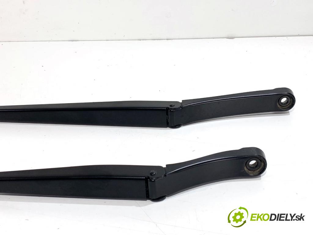 AUDI Q4 SUV 2023 150 kW 40 e-tron  Rameno stierače predný 11B955409 11B955410