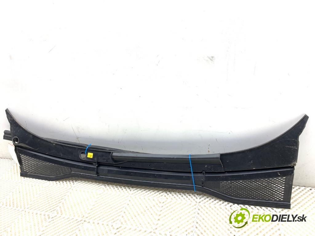 AUDI Q4 SUV 2023 150 kW 40 e-tron  Torpédo, plast pod čelné okno 11B819403B (Torpédo (plast pod čelným sklom))