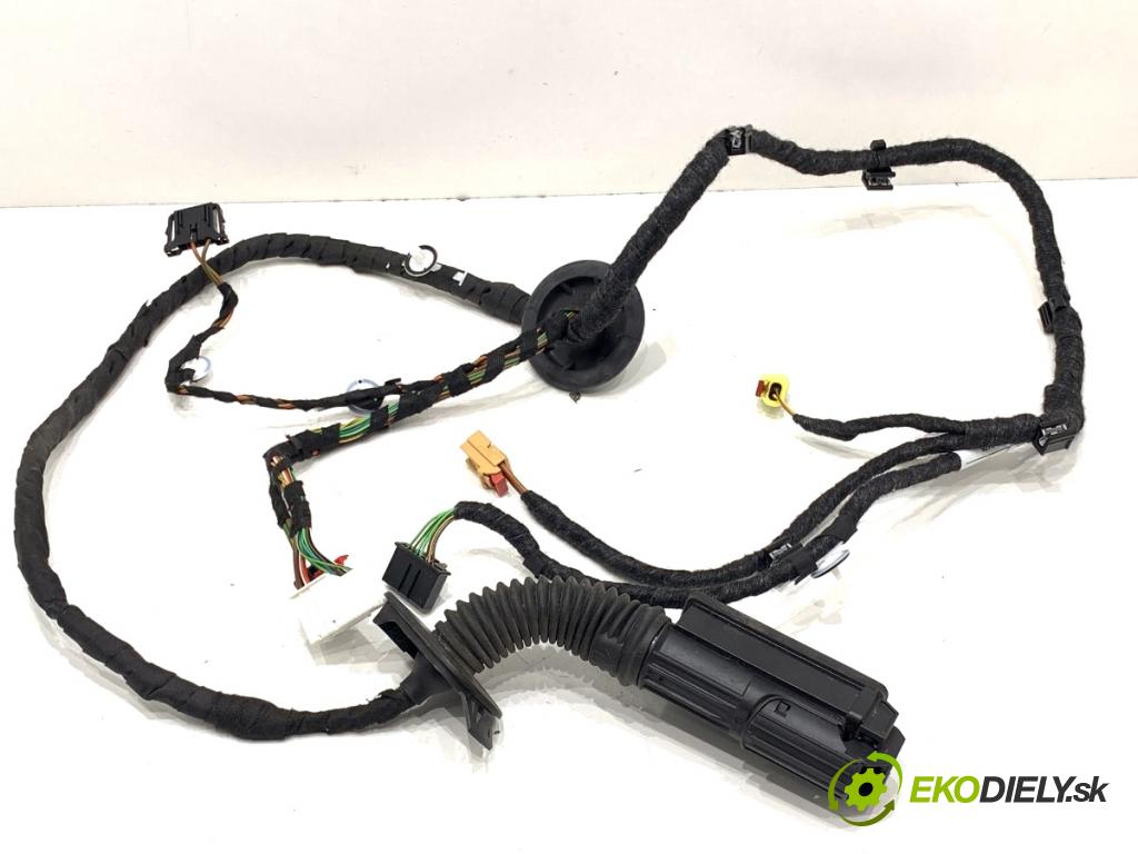 AUDI Q4 SUV 2023 150 kW 40 e-tron  káblovačka dveře přední část levý 