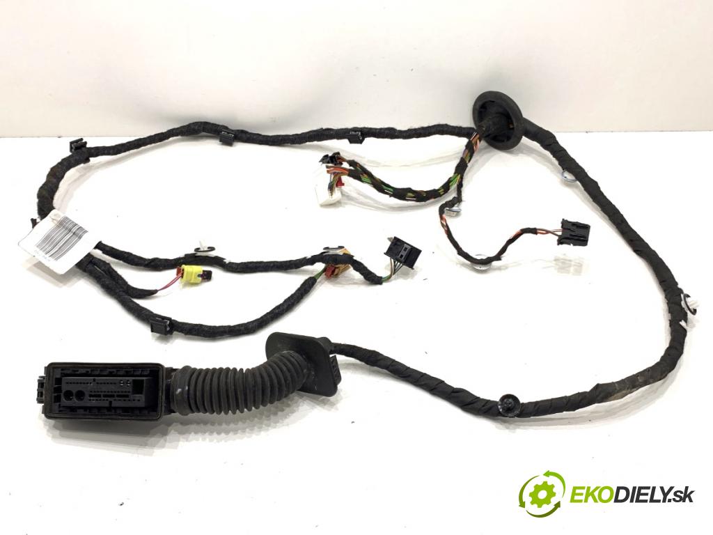 AUDI Q4 SUV 2023 150 kW 40 e-tron  káblovačka dveře přední část pravý 