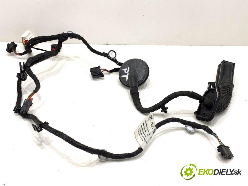 AUDI Q4 SUV 2023 150 kW 40 e-tron  káblovačka dveře zadní část pravý 