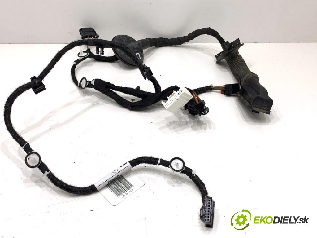 AUDI Q4 SUV 2023 150 kW 40 e-tron  káblovačka dveře zadní část levý 