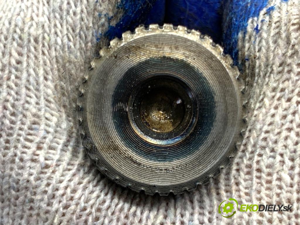 AUDI Q4 SUV 2023 150 kW 40 e-tron  Poloos pravy zad 1EA501204J