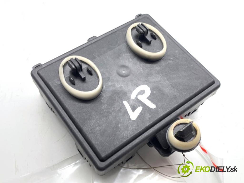 AUDI Q4 SUV 2023 150 kW 40 e-tron  modul dveře přední část pravý 1EB959593A