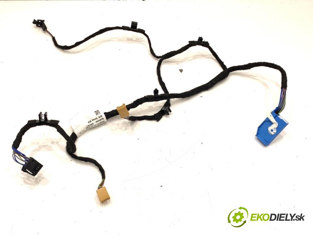 AUDI Q4 SUV 2023 150 kW 40 e-tron  káblovačka ZADNÍ dveře přední část levý 89A971035