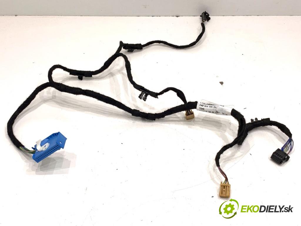 AUDI Q4 SUV 2023 150 kW 40 e-tron  káblovačka ZADNÍ dveře přední část levý 89A971035