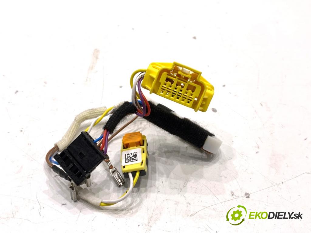 AUDI Q4 SUV 2023 150 kW 40 e-tron  Káblovačka silentbloku airbag 